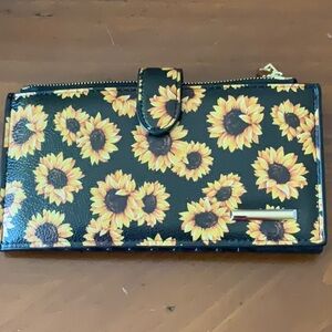 💖Sunflower wallet unbranded with 2 gold zipper closures🌻